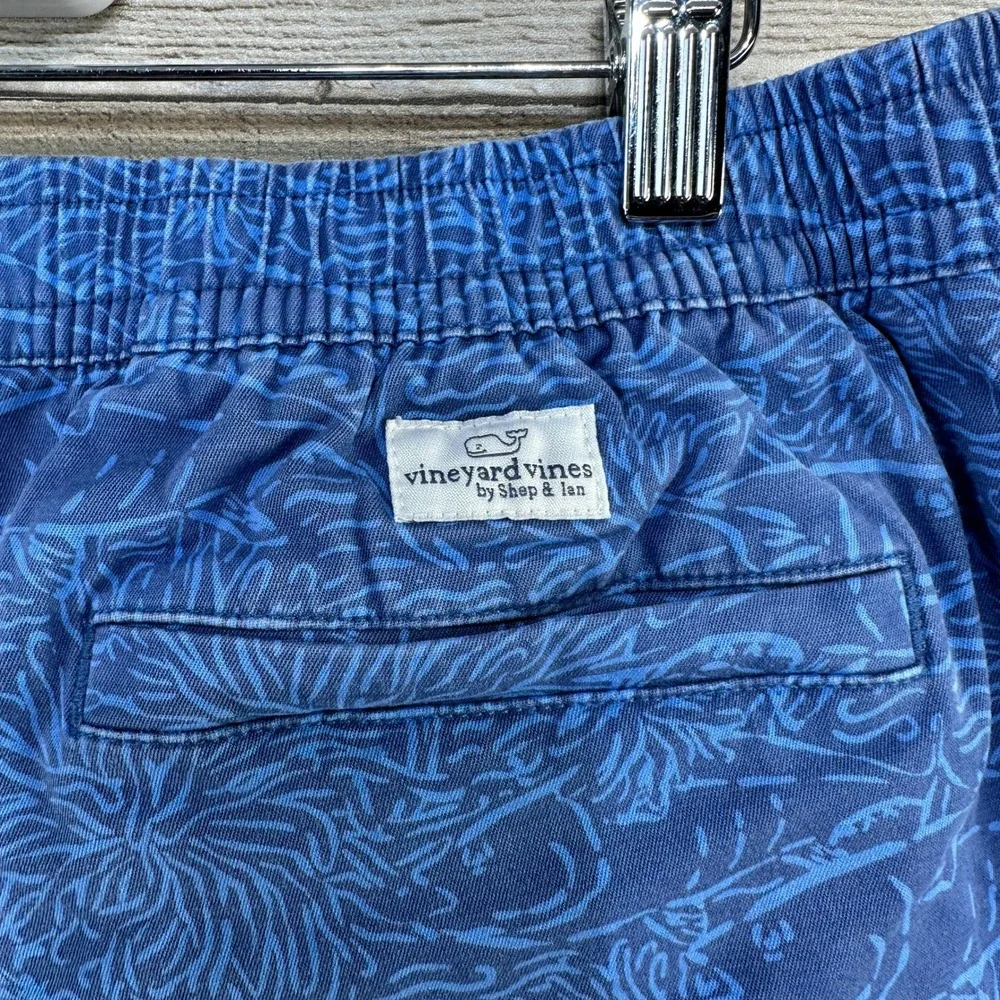 Vineyard Vines Ian and Shep Mens Jetty Shorts Navy Blue Fish‎ Pattern M Coastal